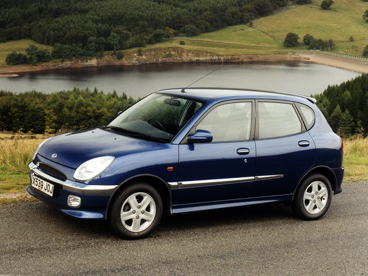 Daihatsu Sirion I (M1)