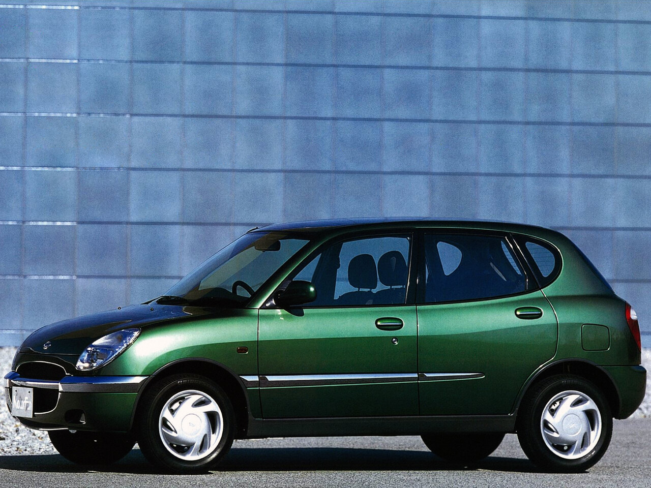 Daihatsu Storia I (M100)