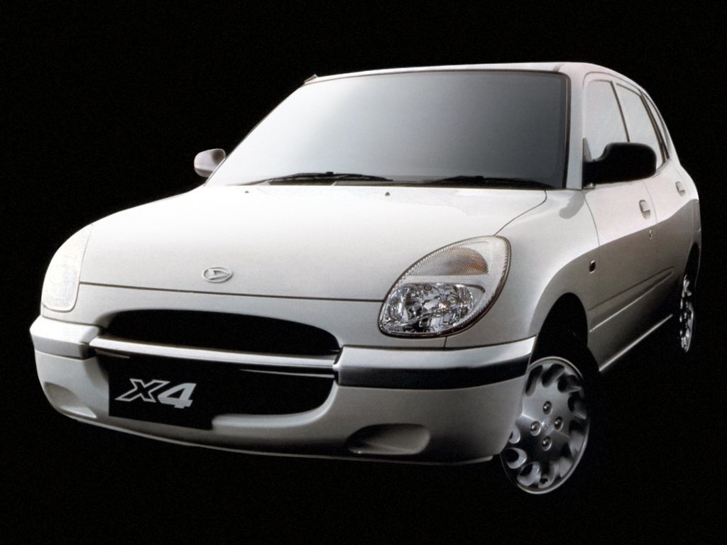 Daihatsu Storia I (M100)