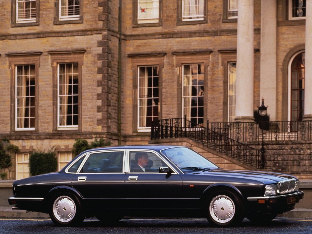 Daimler XJ40 Седан