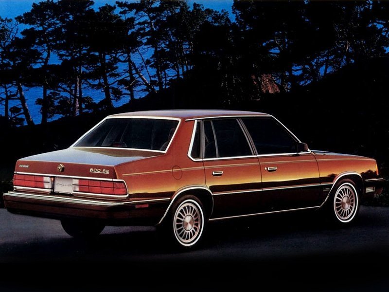 Dodge 600 Седан