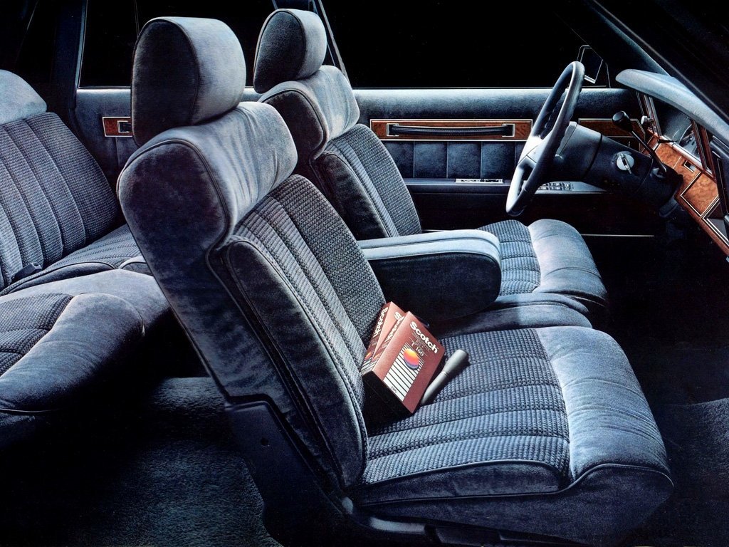 Dodge 600 Седан