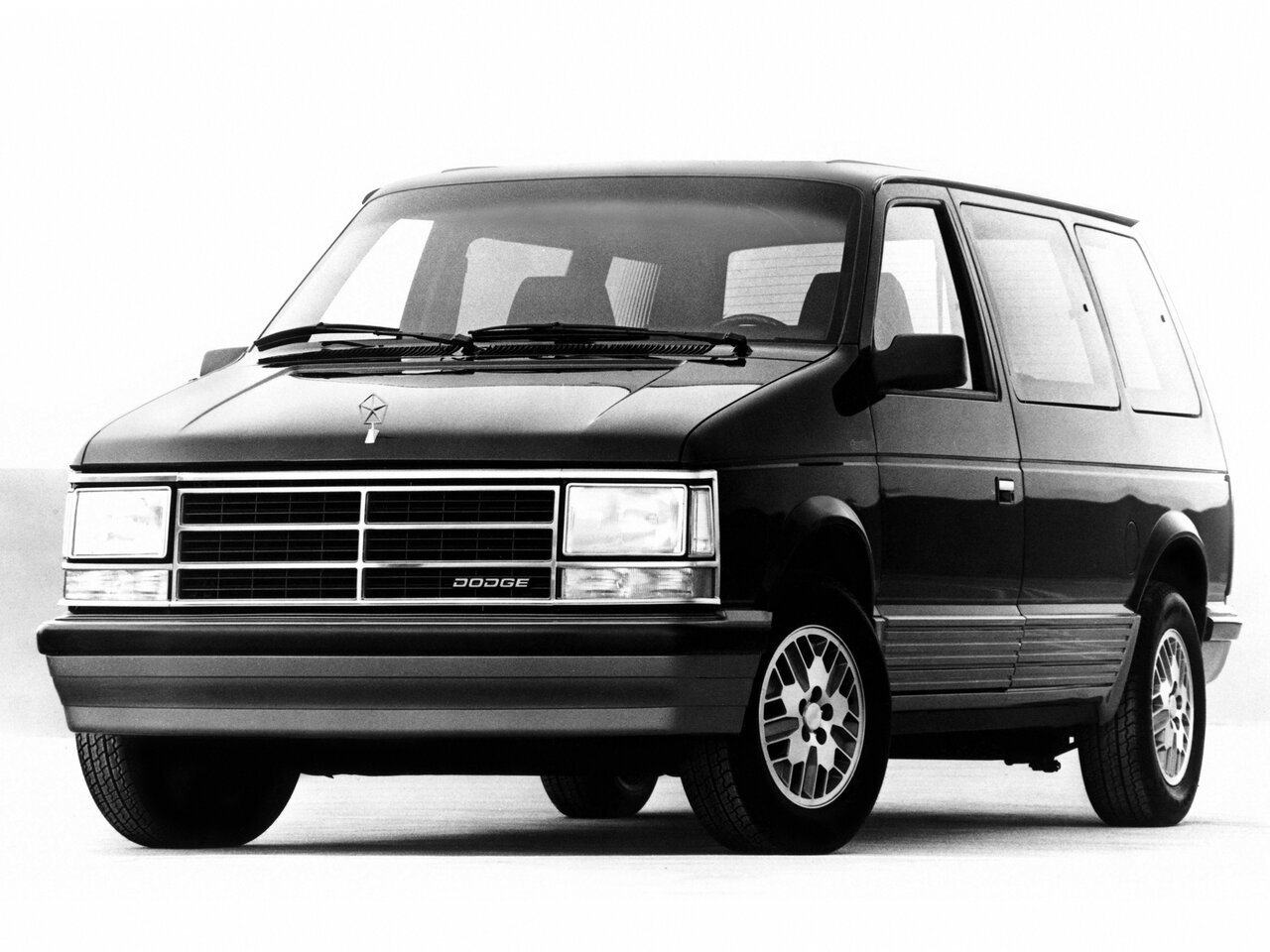 Dodge Caravan I