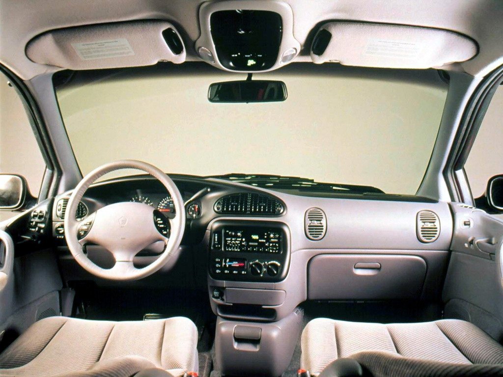 Dodge Caravan III