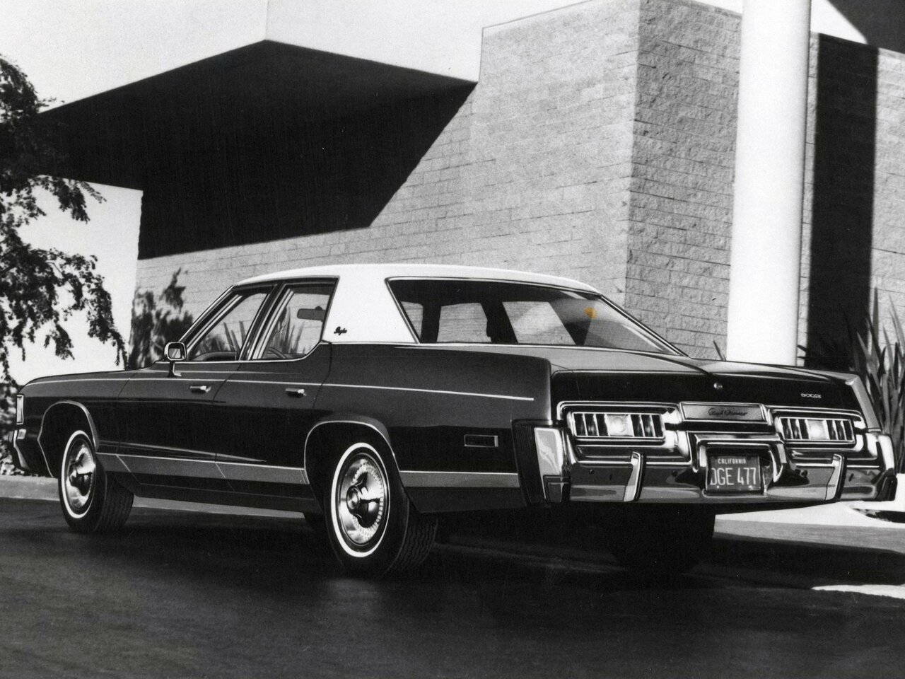 Dodge Monaco IV
