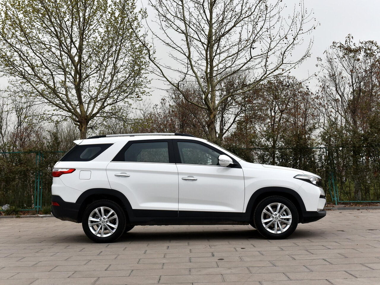 Dongfeng Fengon 560 I
