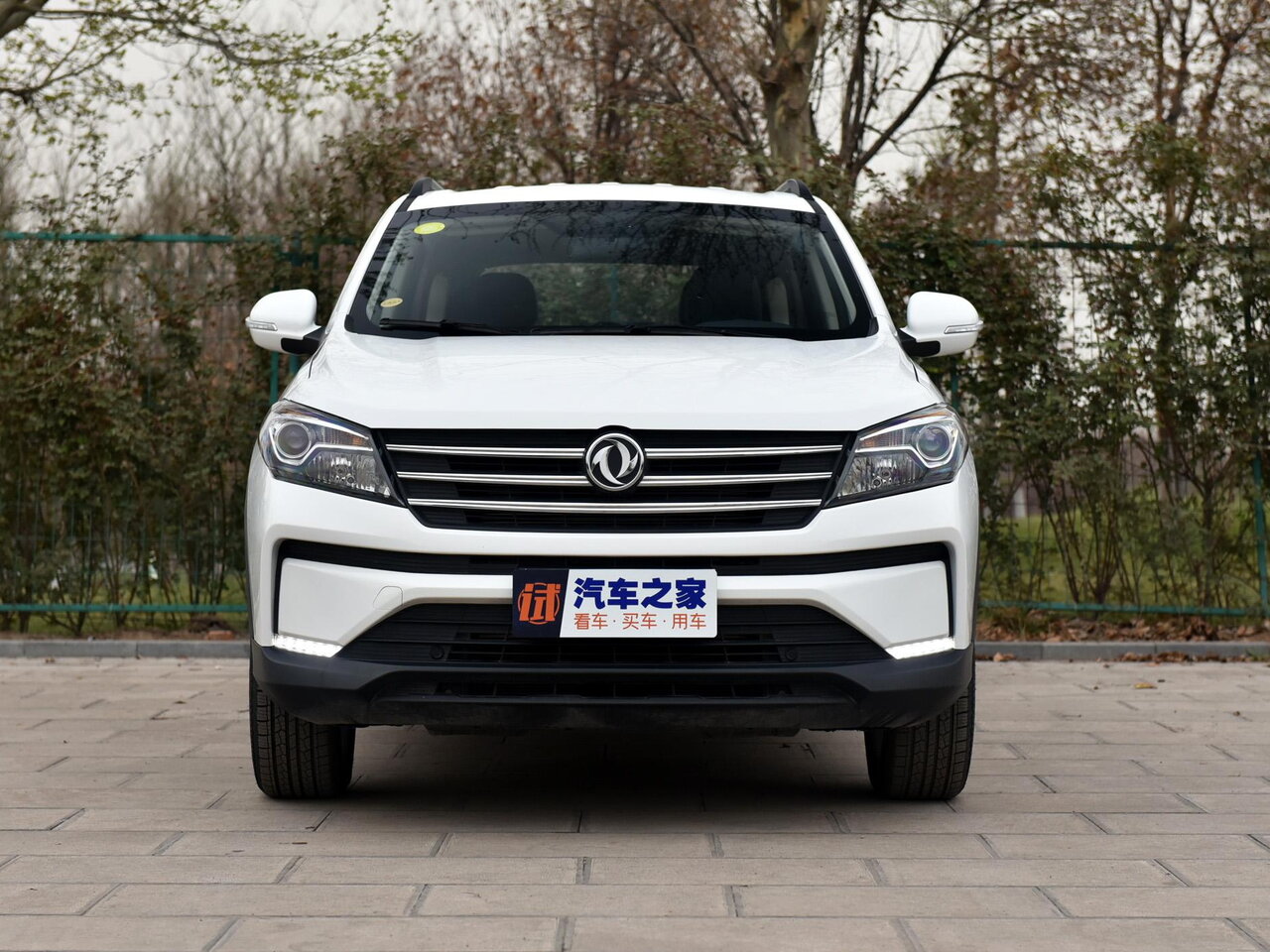 Dongfeng Fengon 560 I
