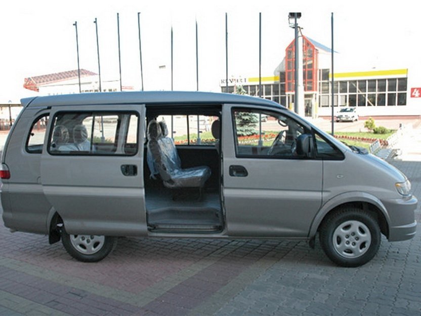 Dongfeng MPV Минивэн