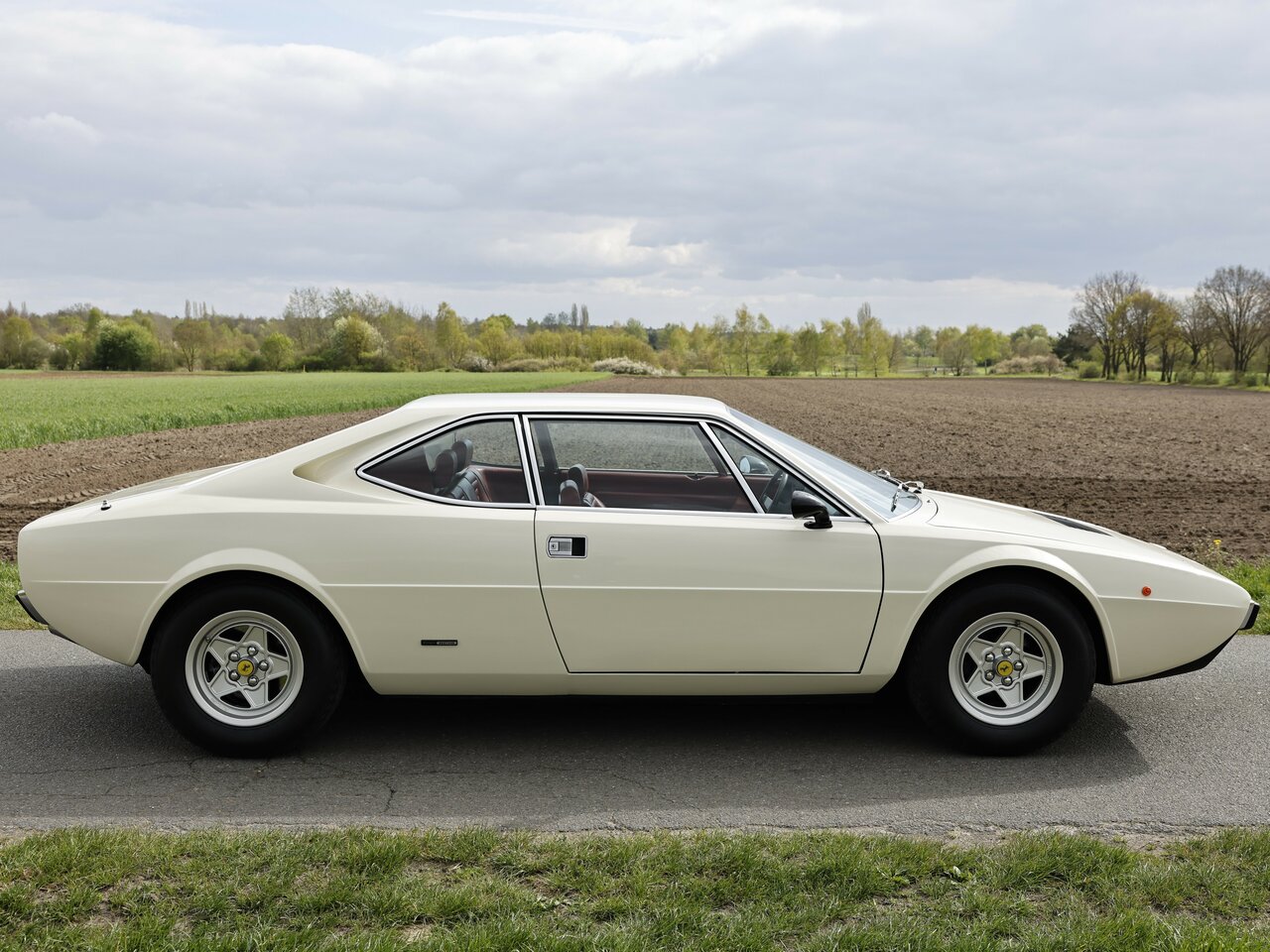 Ferrari Dino 208/308 GT4 Купе
