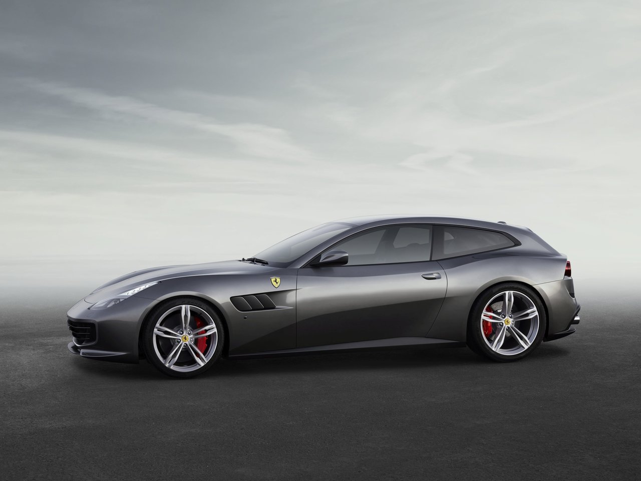 Ferrari GTC4Lusso Хэтчбек 3 дв.