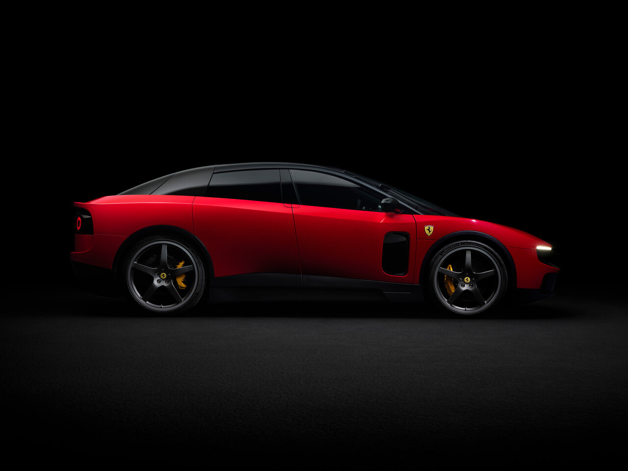 Ferrari Luce Лифтбек