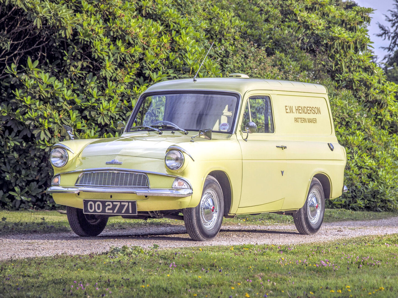 Ford Anglia IV 105E