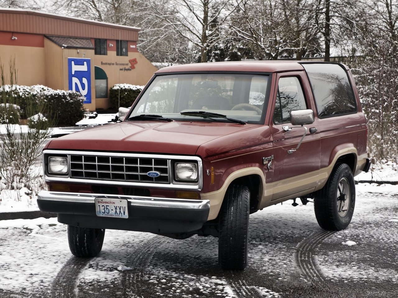 Ford Bronco-II Внедорожник 3 дв.
