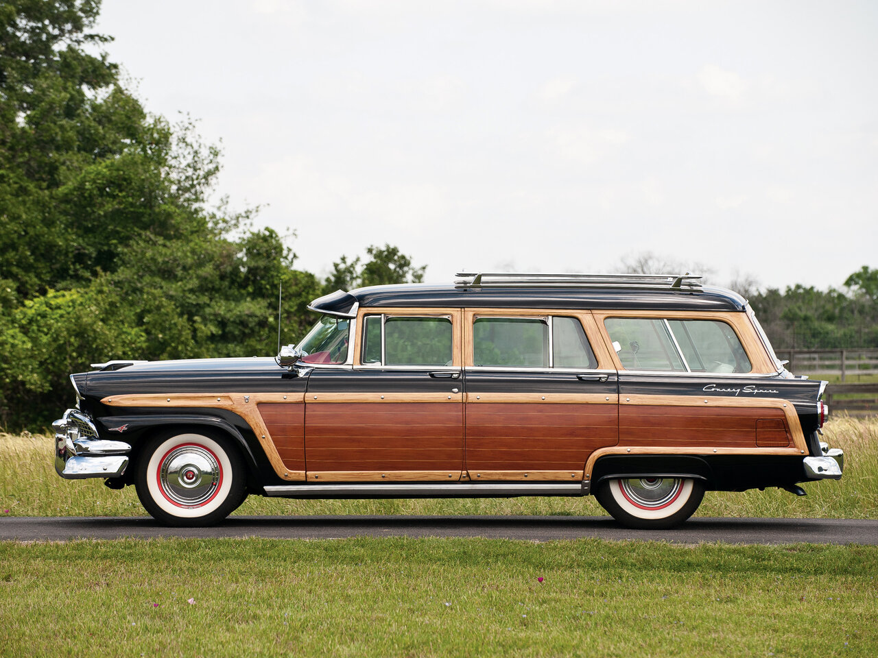 Ford Country Squire III