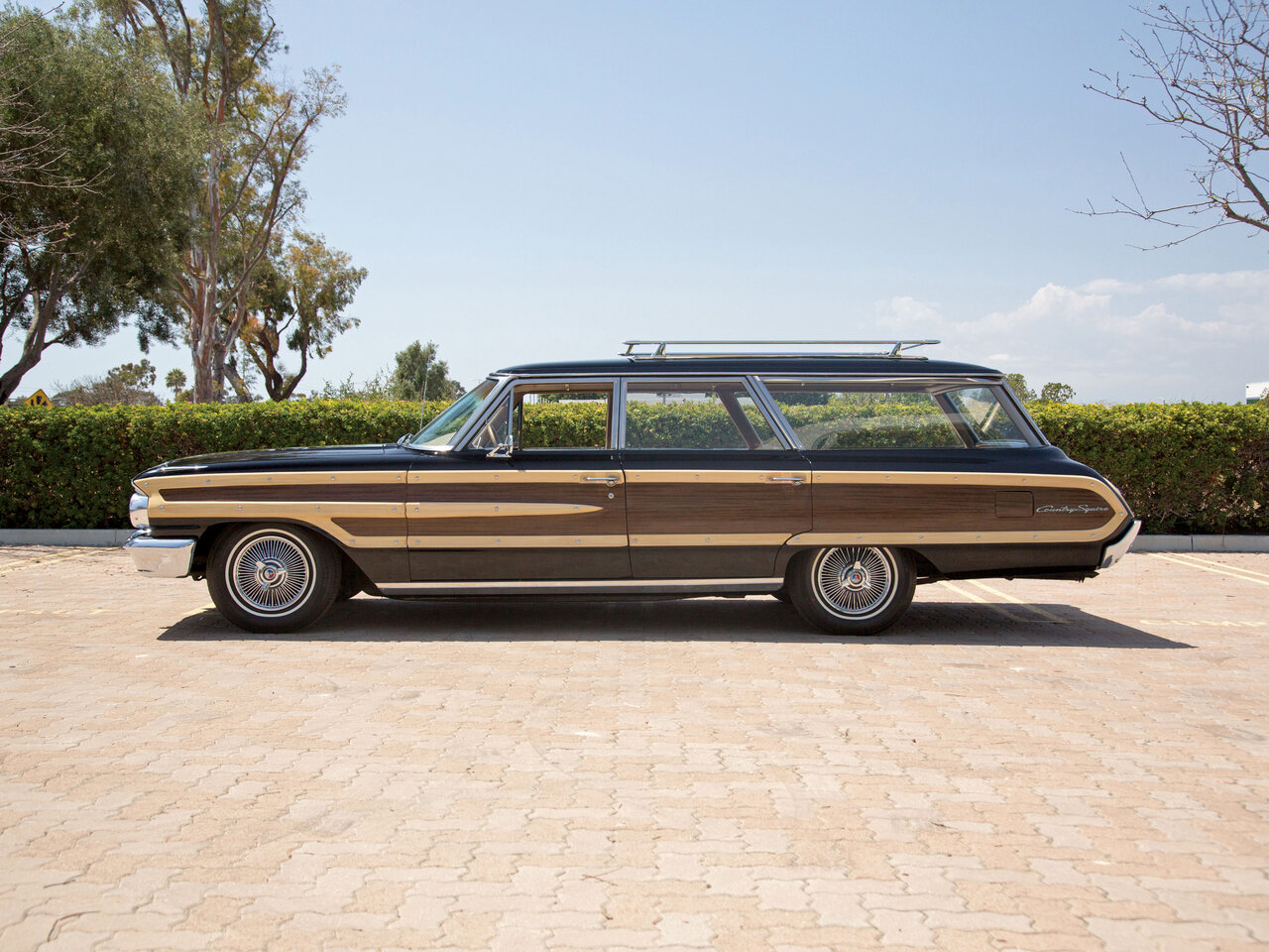 Ford Country Squire V