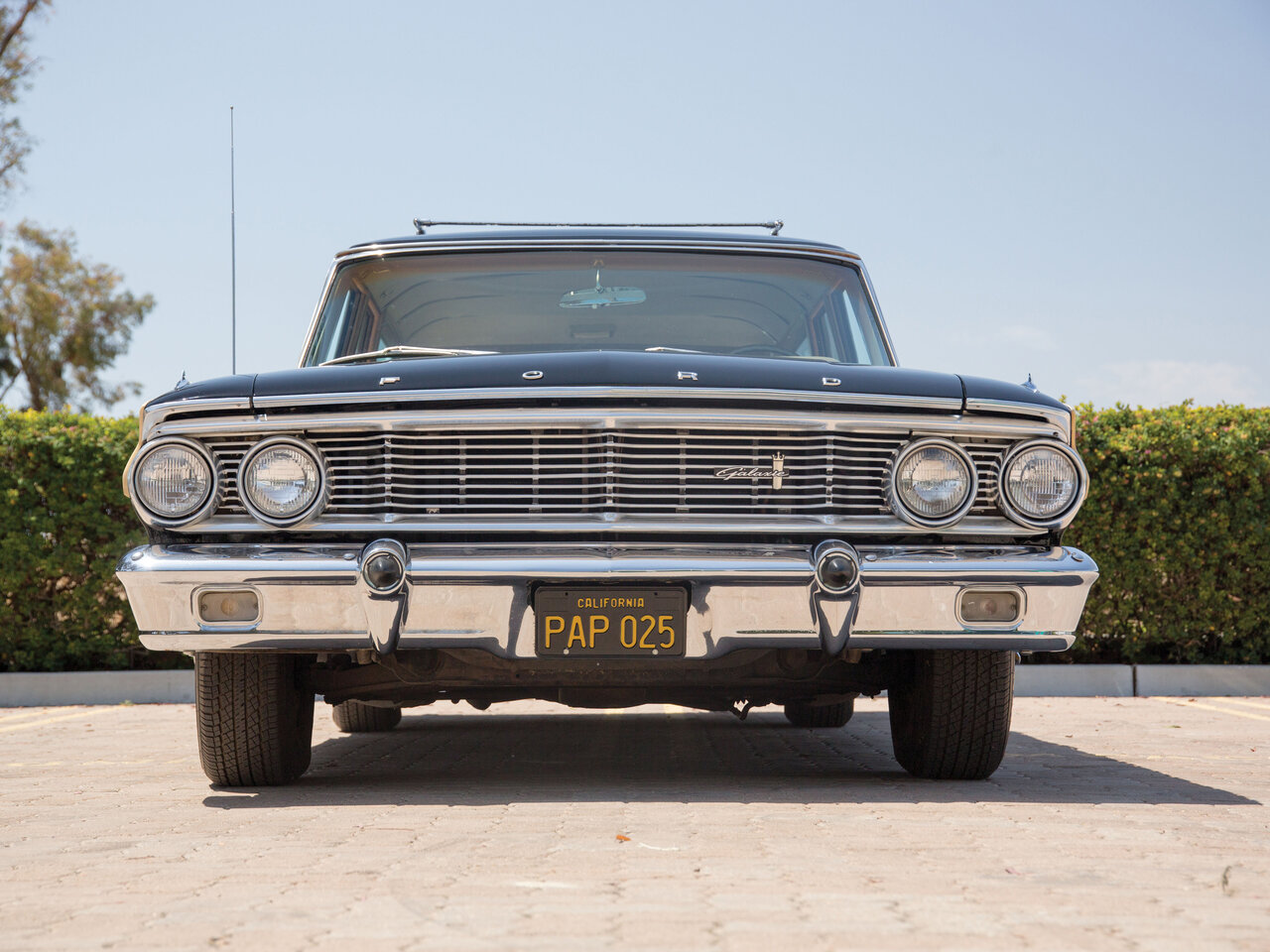 Ford Country Squire V