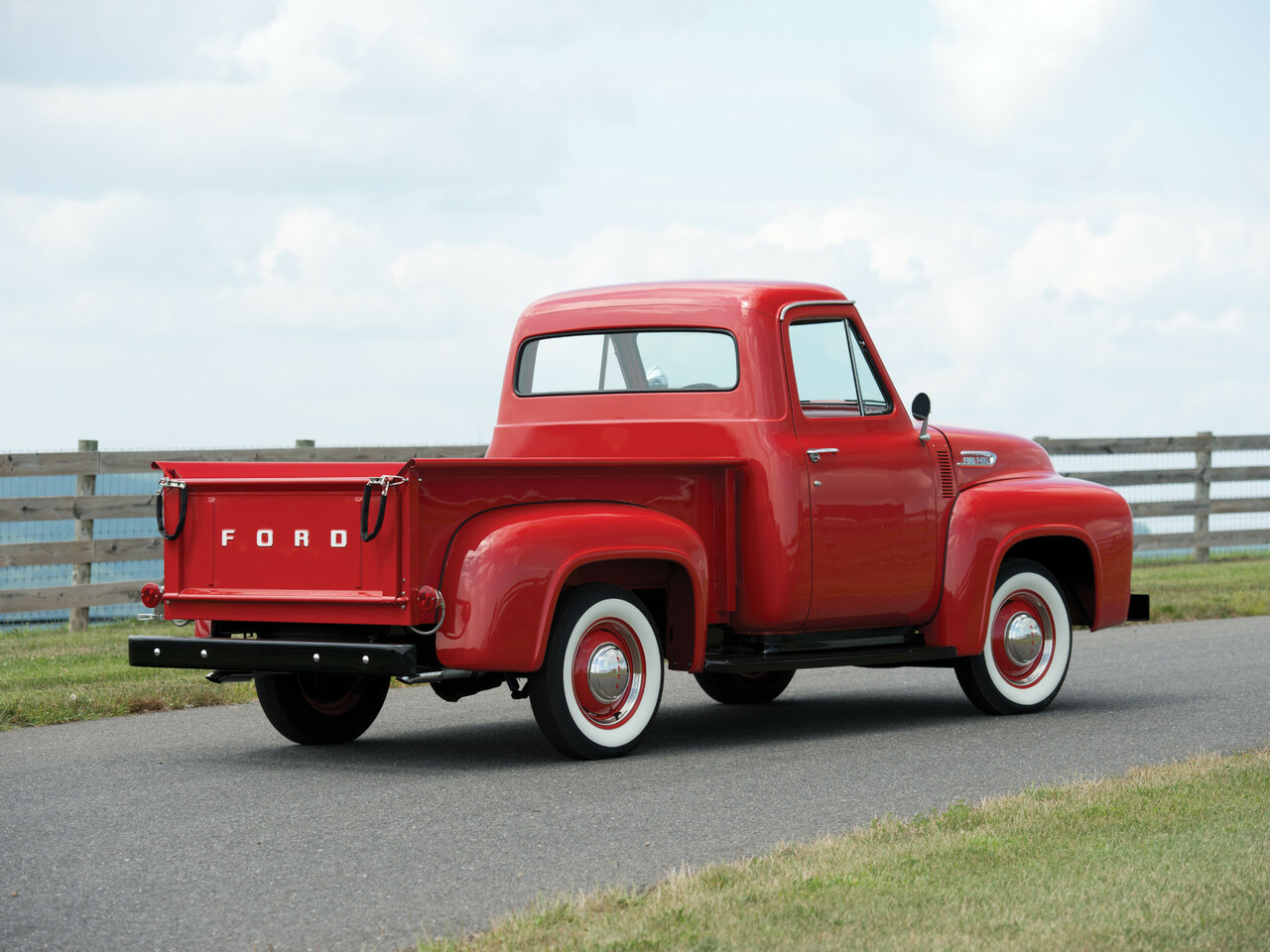 Ford F-100 Пикап Одинарная кабина