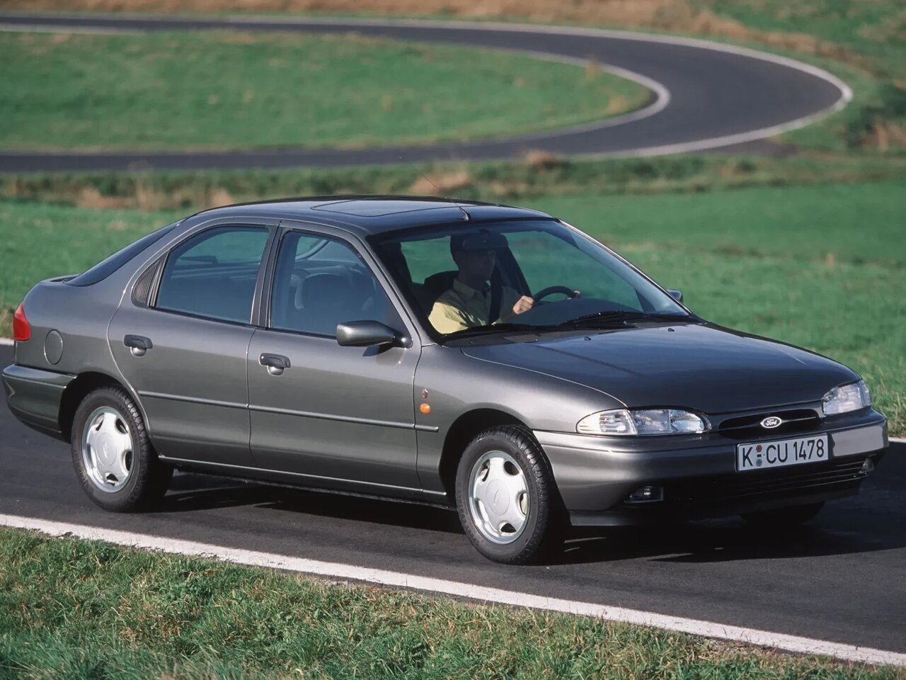 Ford Mondeo I