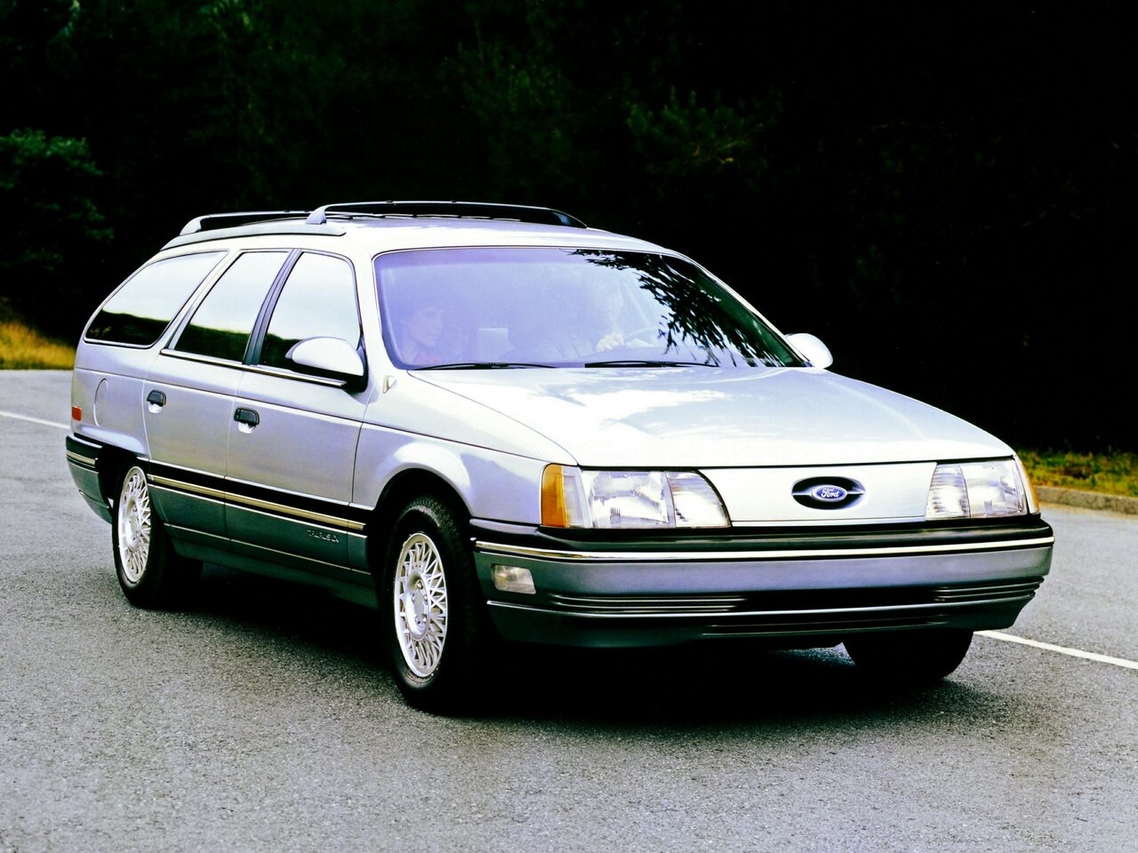 Ford Taurus I