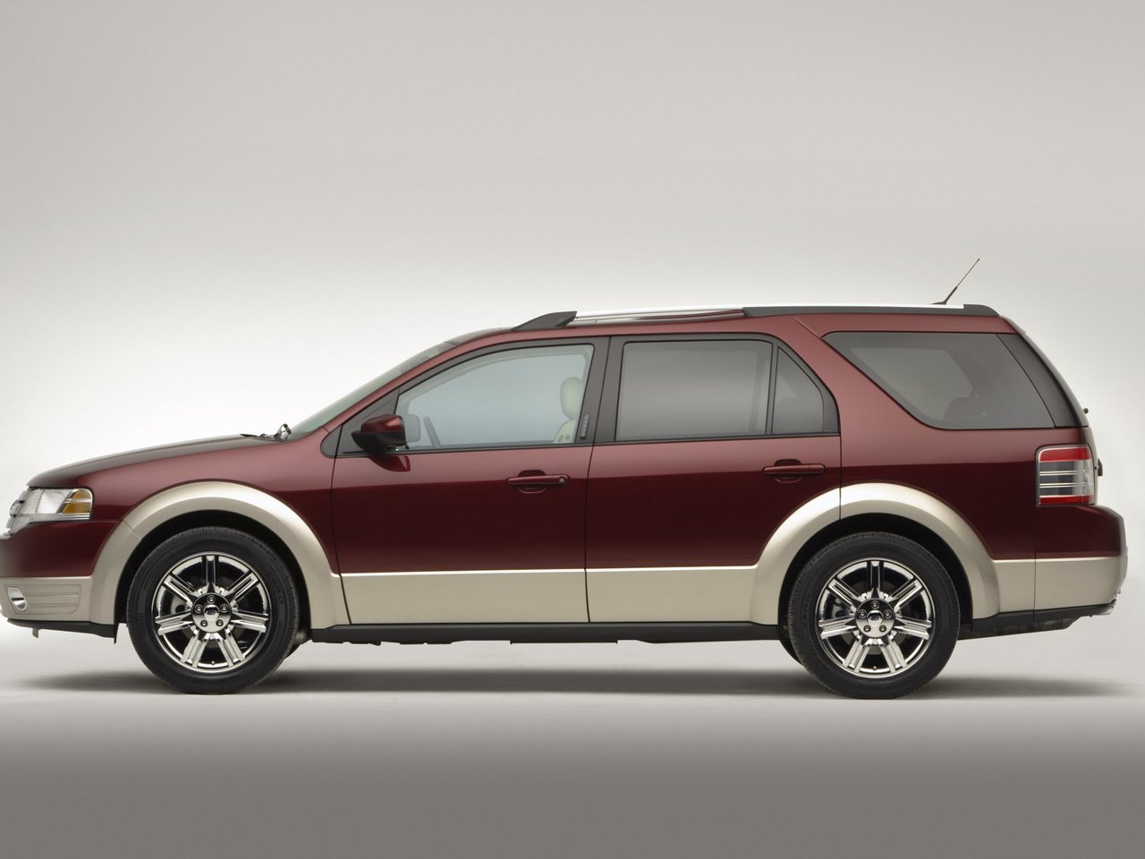 Ford Taurus X Внедорожник 5 дв.