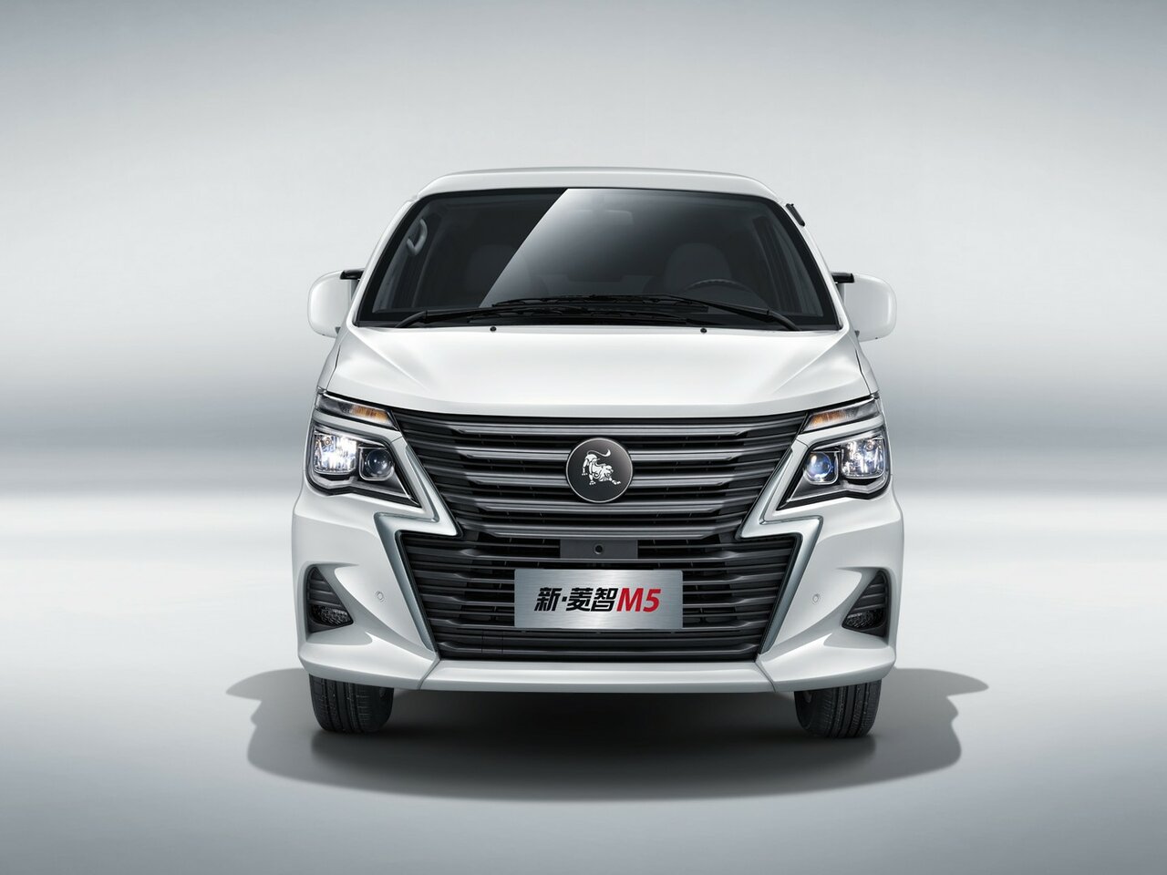 Forthing Lingzhi M5 Минивэн