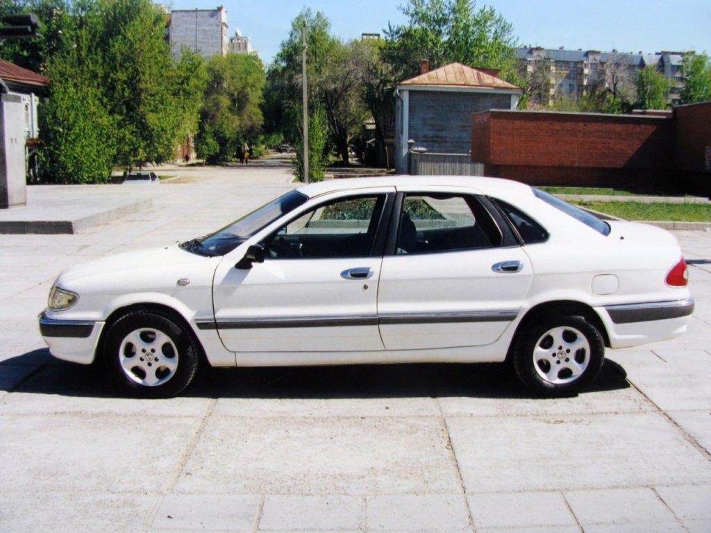 ГАЗ 3103 «Волга» Седан