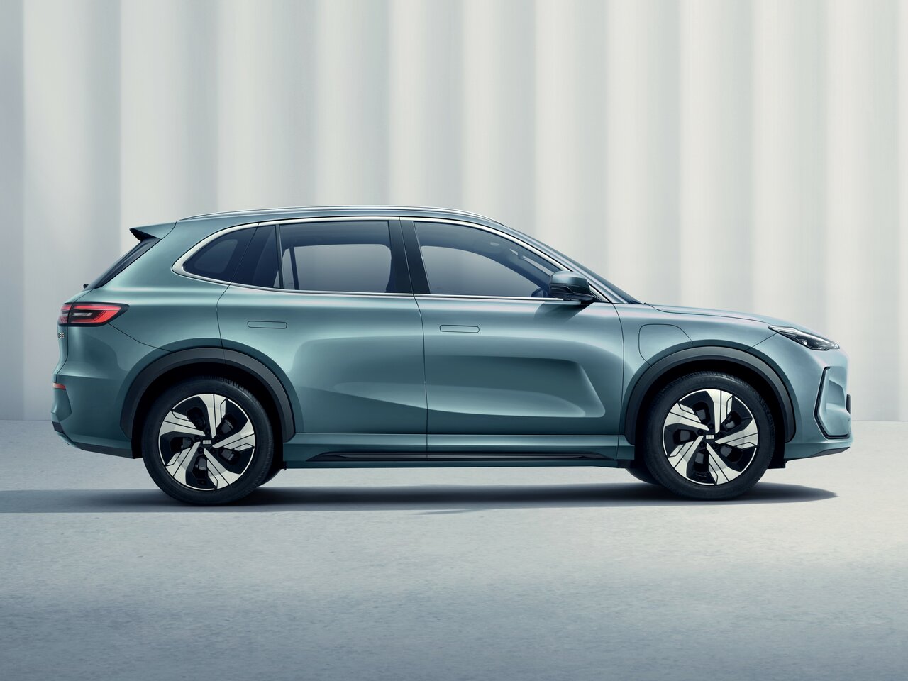 Geely EX5 Премия «Новинка года'25»