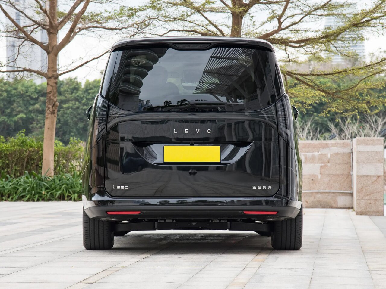 Geely Galaxy LEVC L380 Минивэн