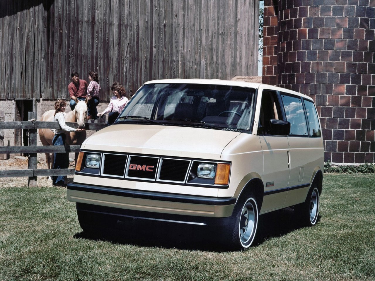 GMC Safari I