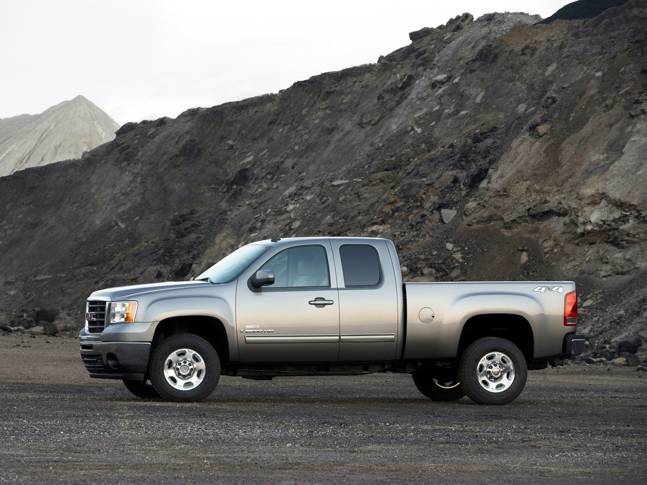 GMC Sierra II (GMT900)
