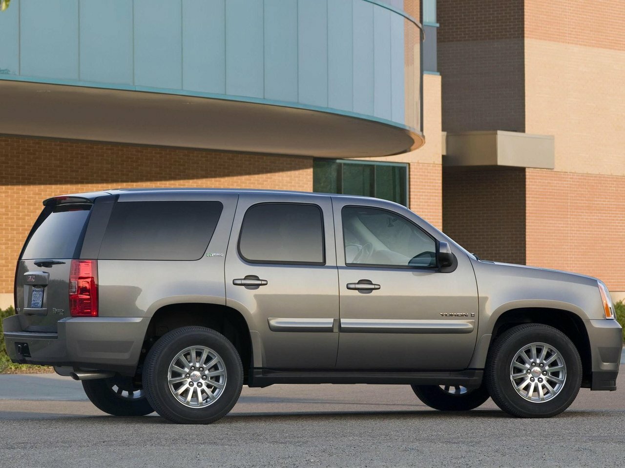 GMC Yukon III (GMT900)