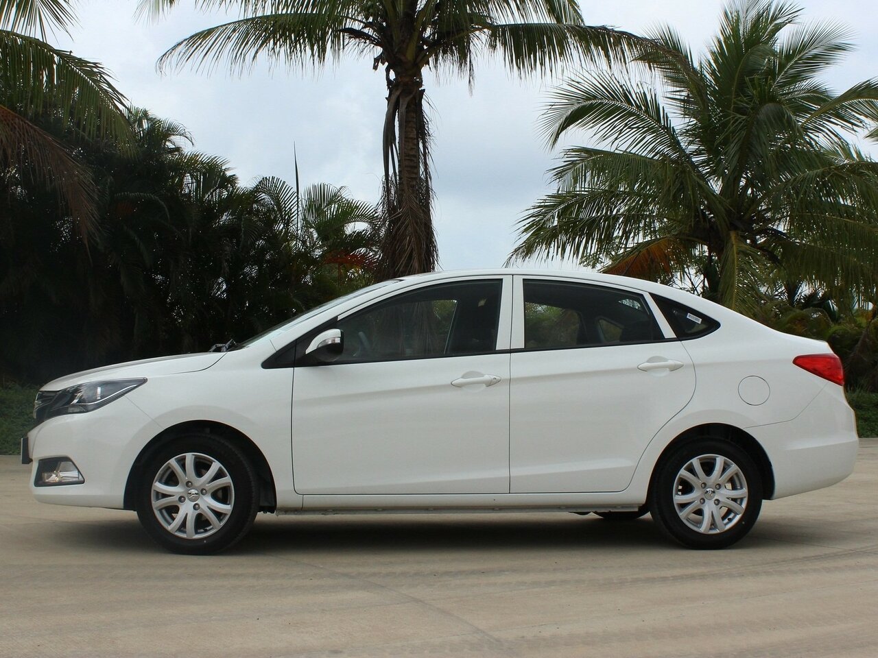 Haima M3 Седан