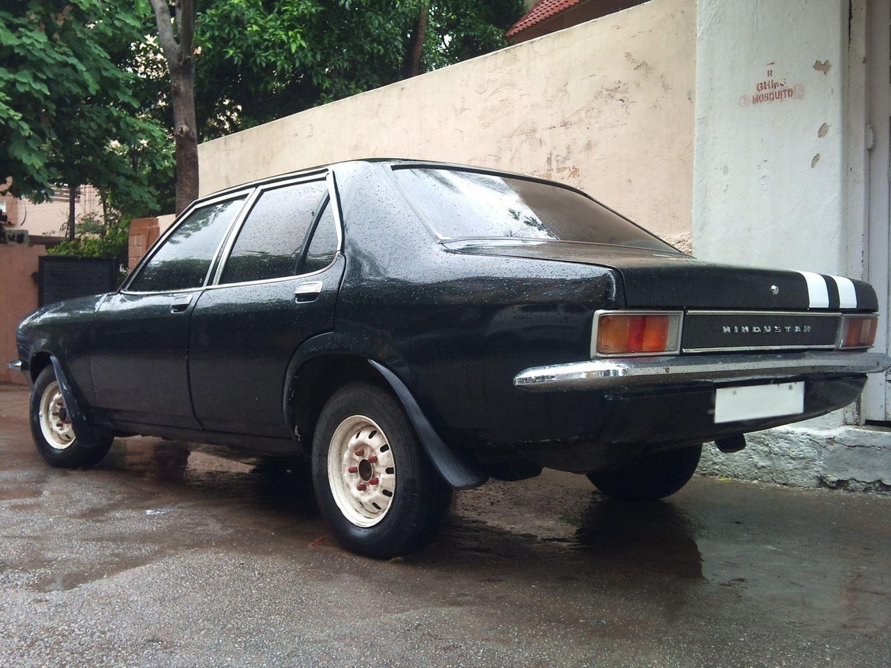 Hindustan Contessa Седан
