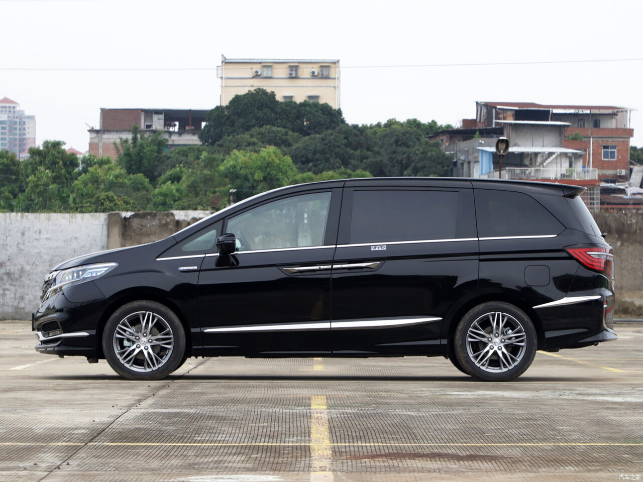 Honda Elysion II Рестайлинг
