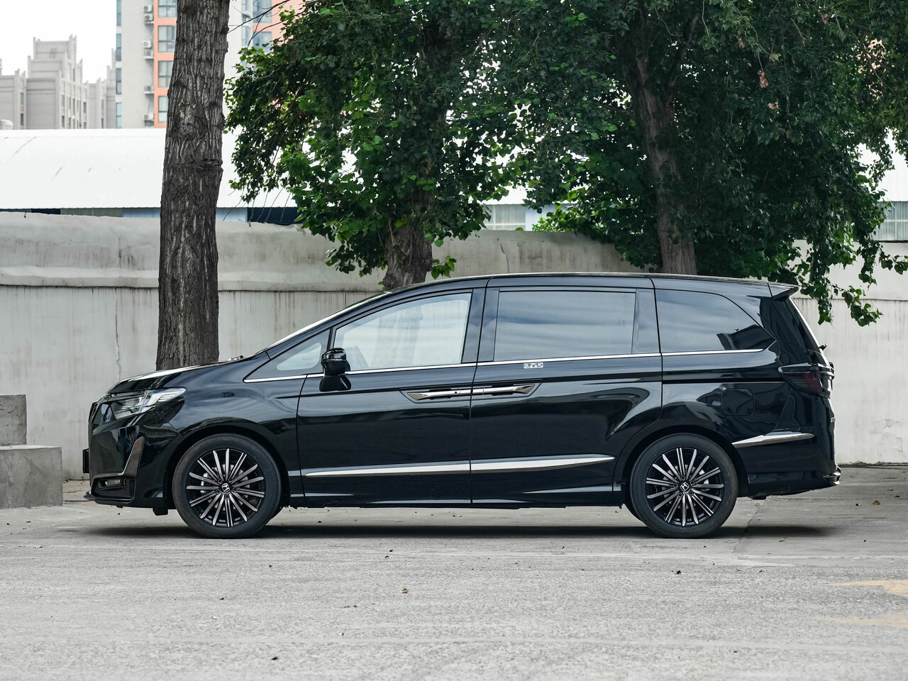 Honda Elysion II Рестайлинг 3