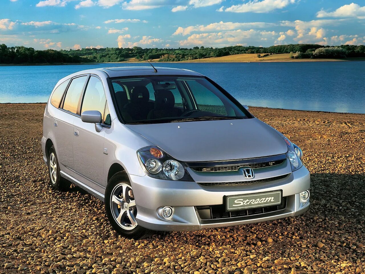 Honda Stream I Рестайлинг