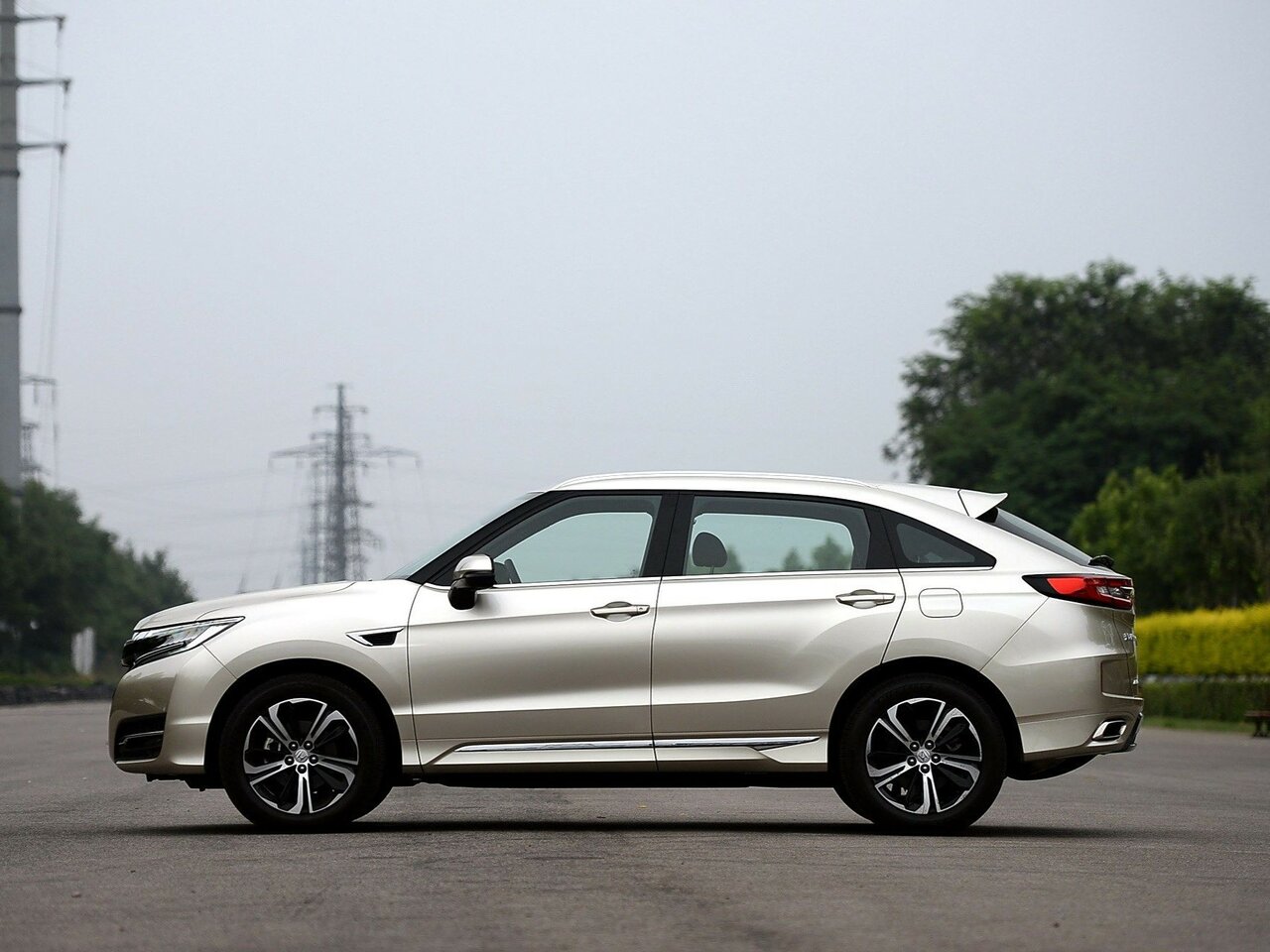 Honda UR-V I