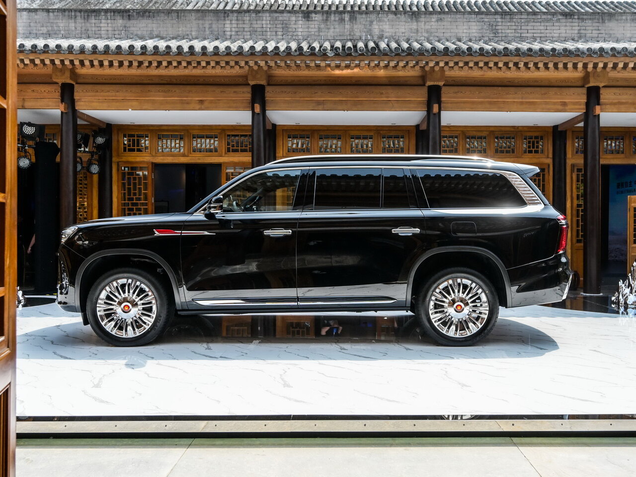 Hongqi LS7 Внедорожник 5 дв.