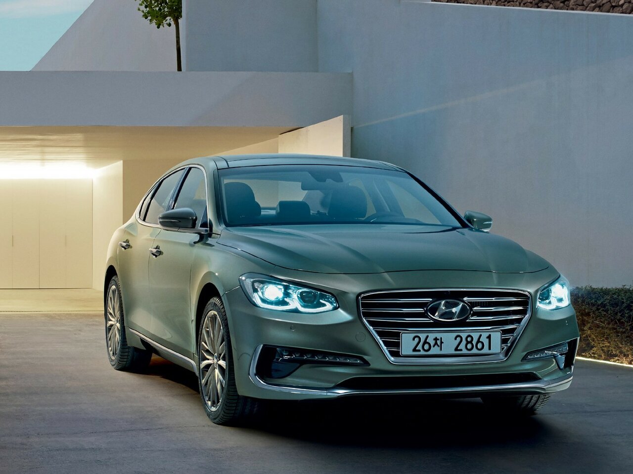 Hyundai Azera III