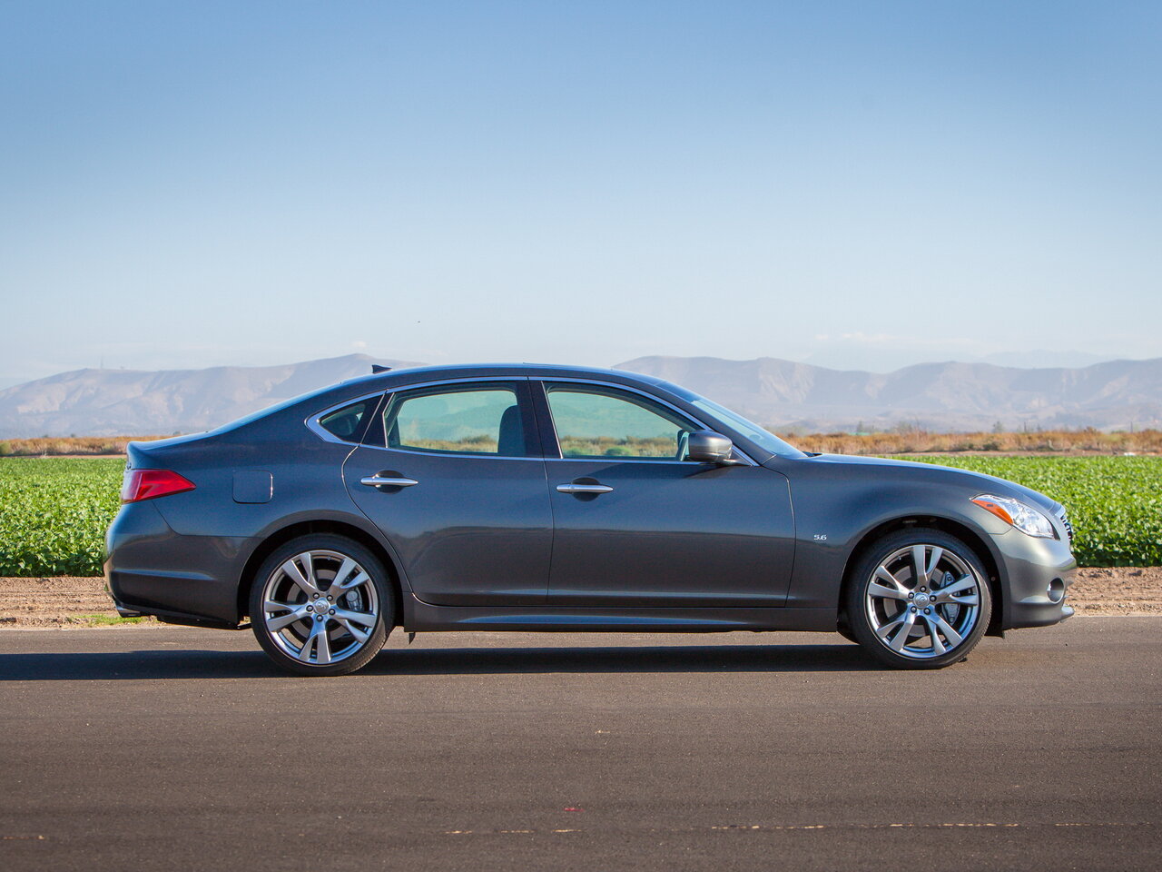 Infiniti Q70 I