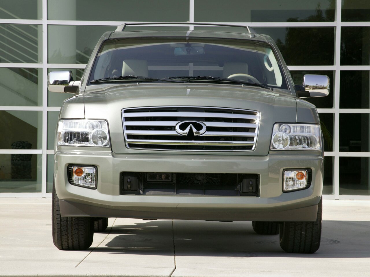 Infiniti QX56 I