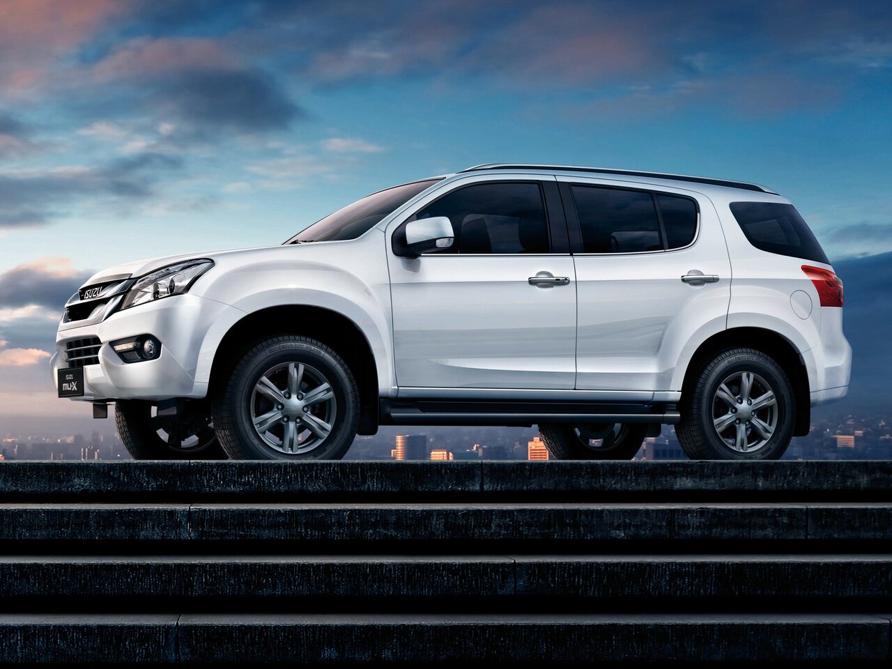 Isuzu MU-X I