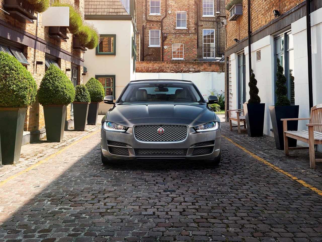 Jaguar XE I
