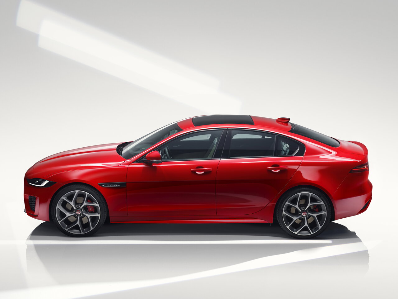 Jaguar XE I Рестайлинг