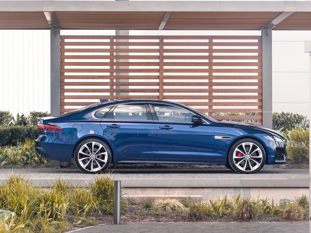 Jaguar XF II Рестайлинг