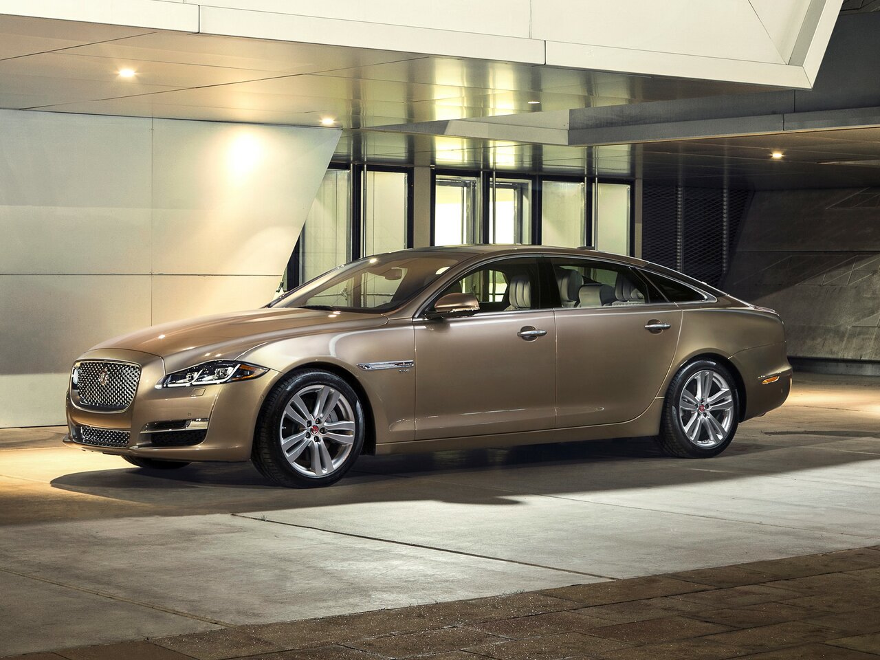 Jaguar XJ IV (X351) Рестайлинг