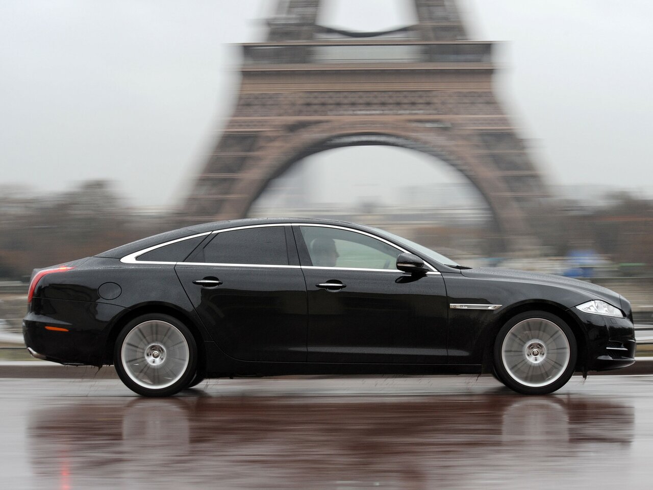 Jaguar XJ IV (X351)