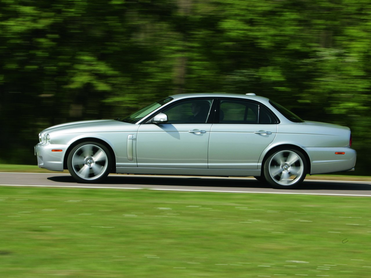 Jaguar XJR III (X358)