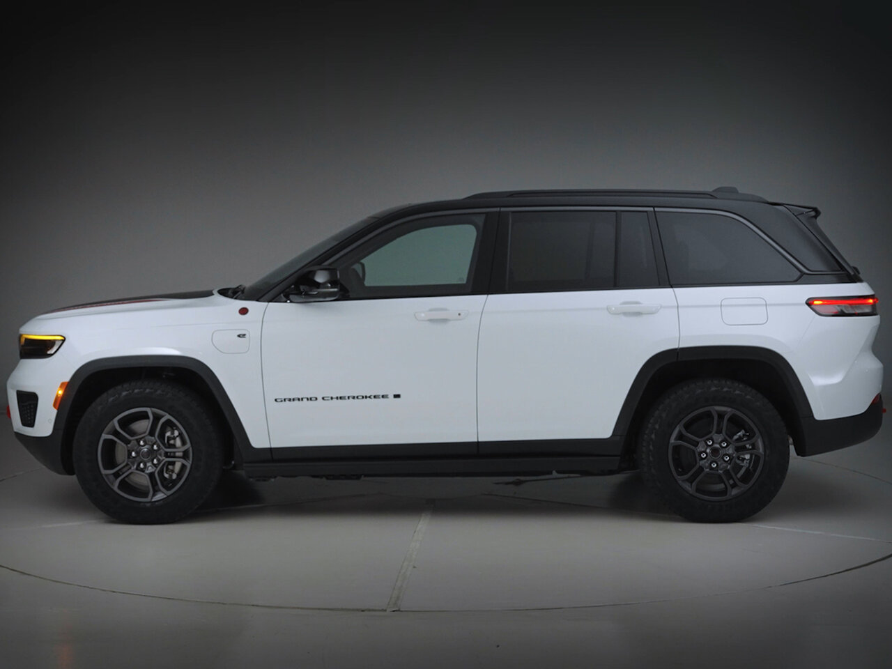 Jeep Grand Cherokee V (WL) Рестайлинг