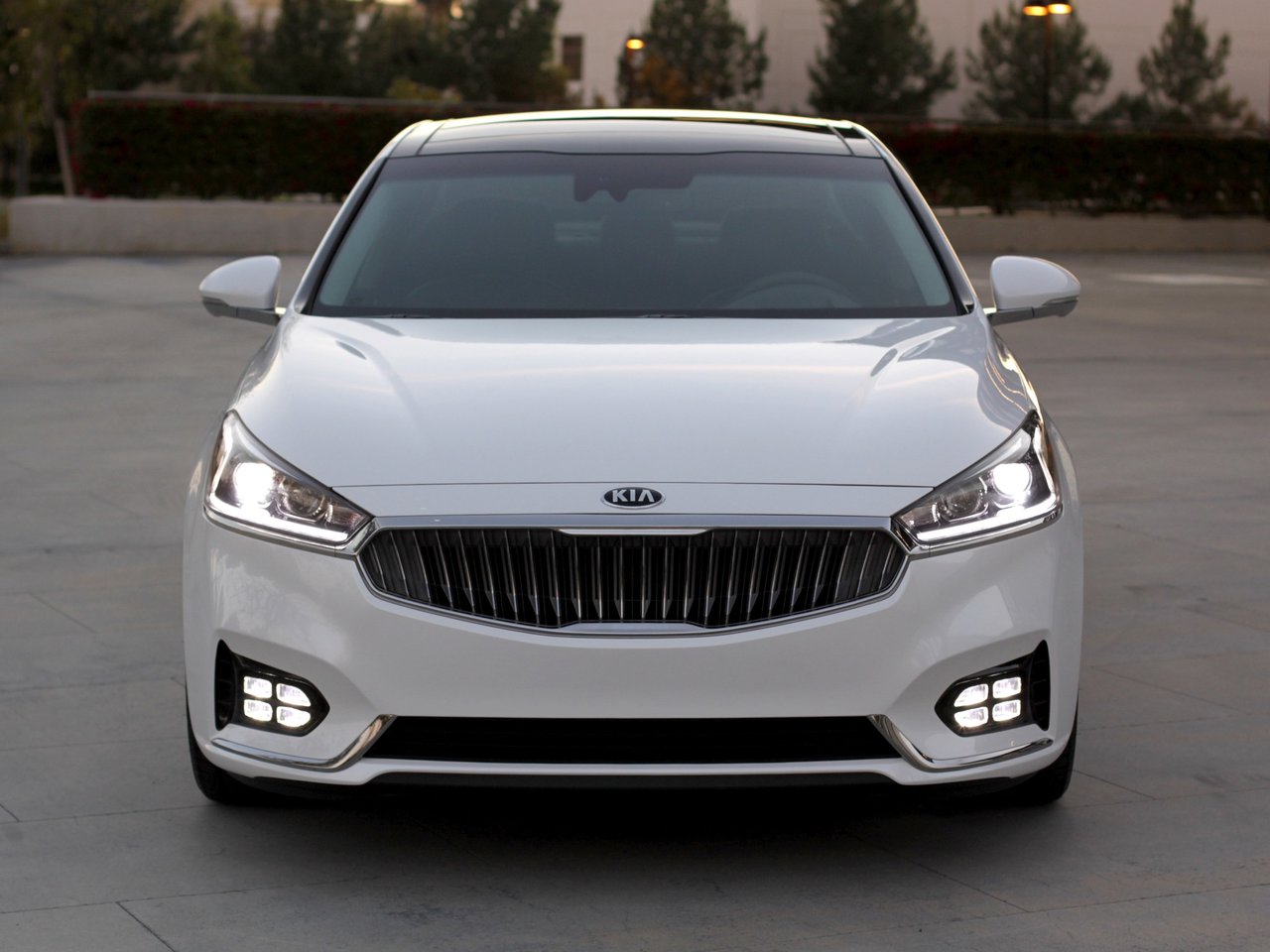 Kia Cadenza II